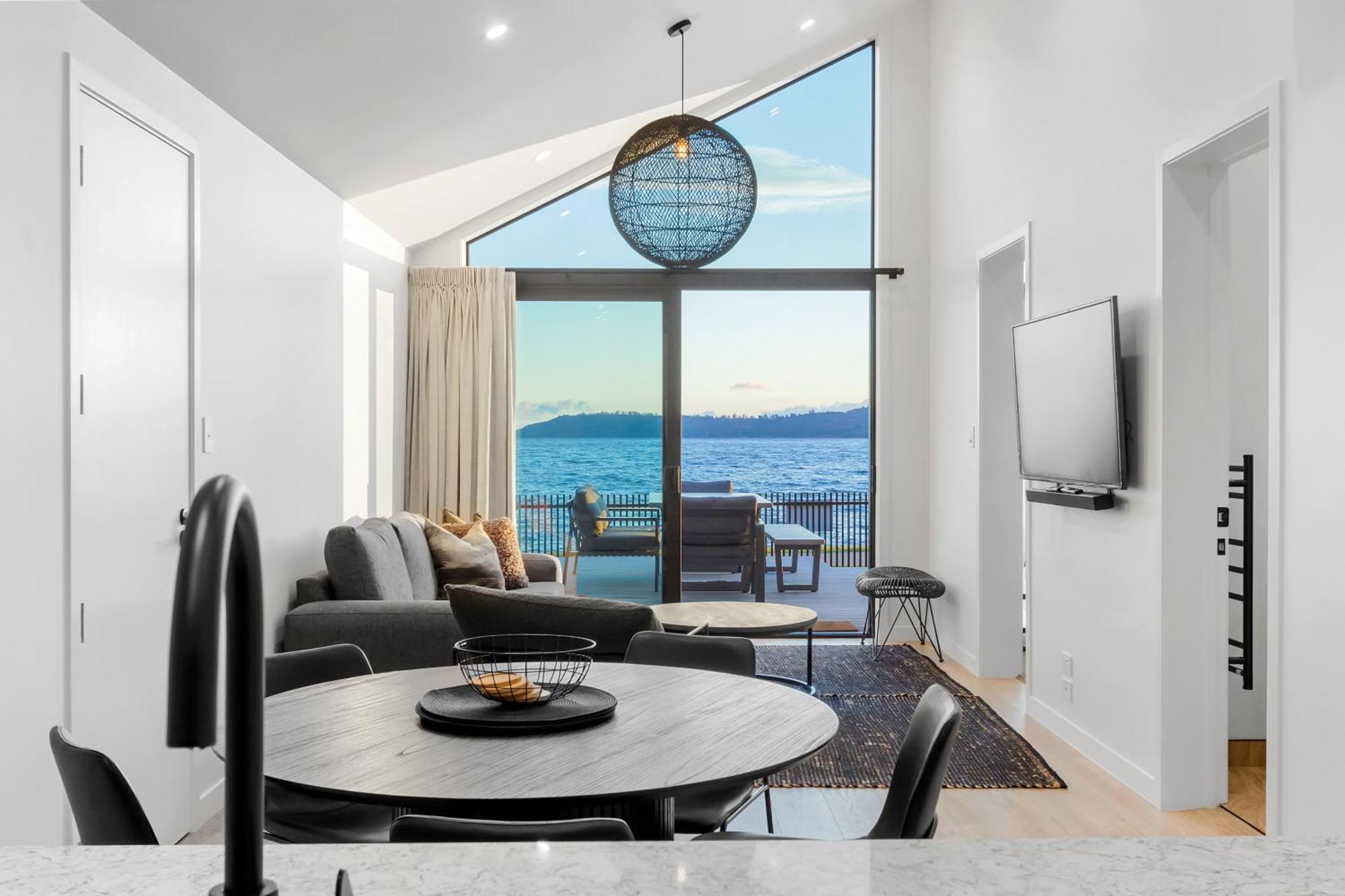 Absolute Lakefront House Taupo Exterior foto