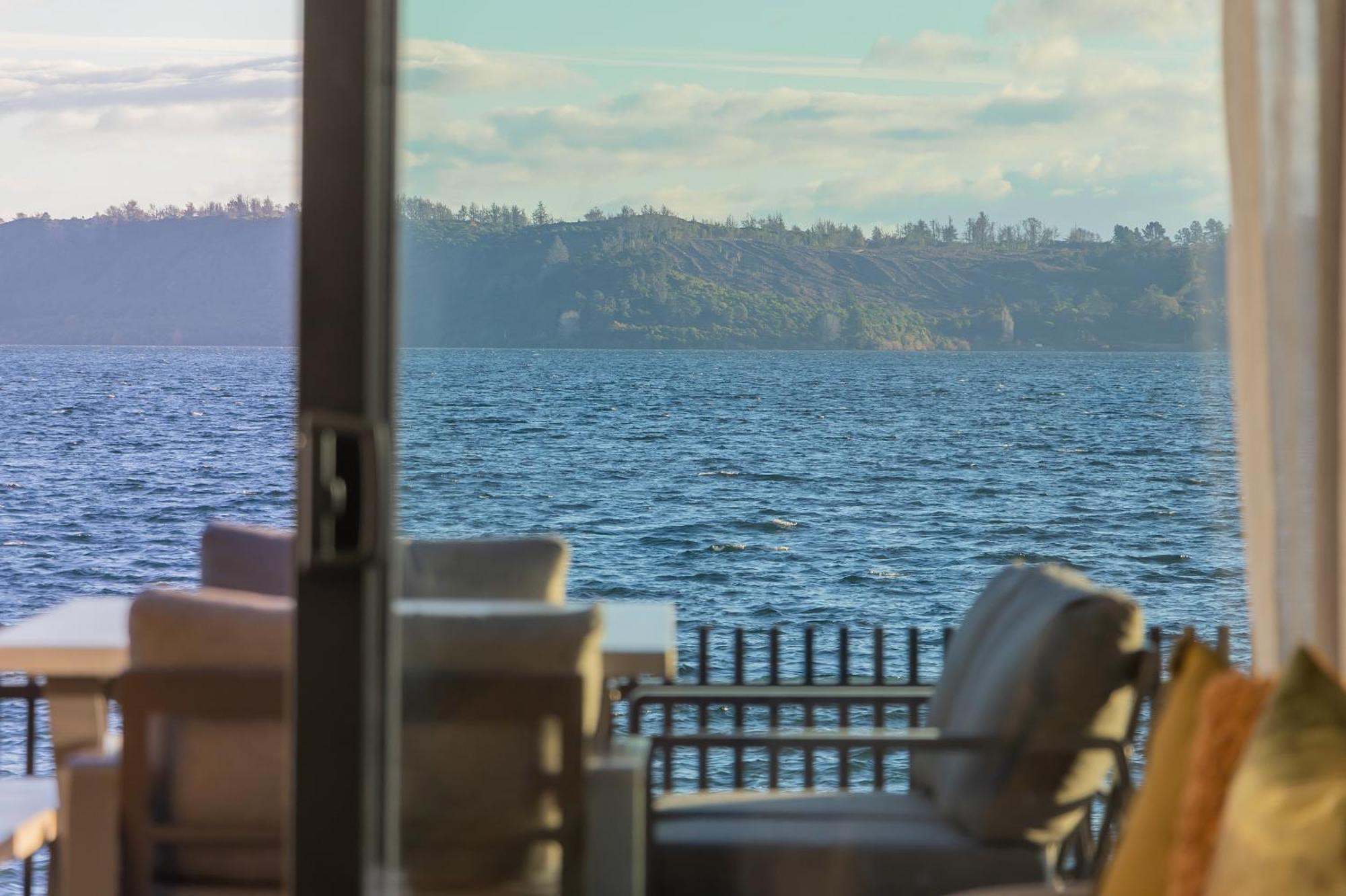 Absolute Lakefront House Taupo Exterior foto