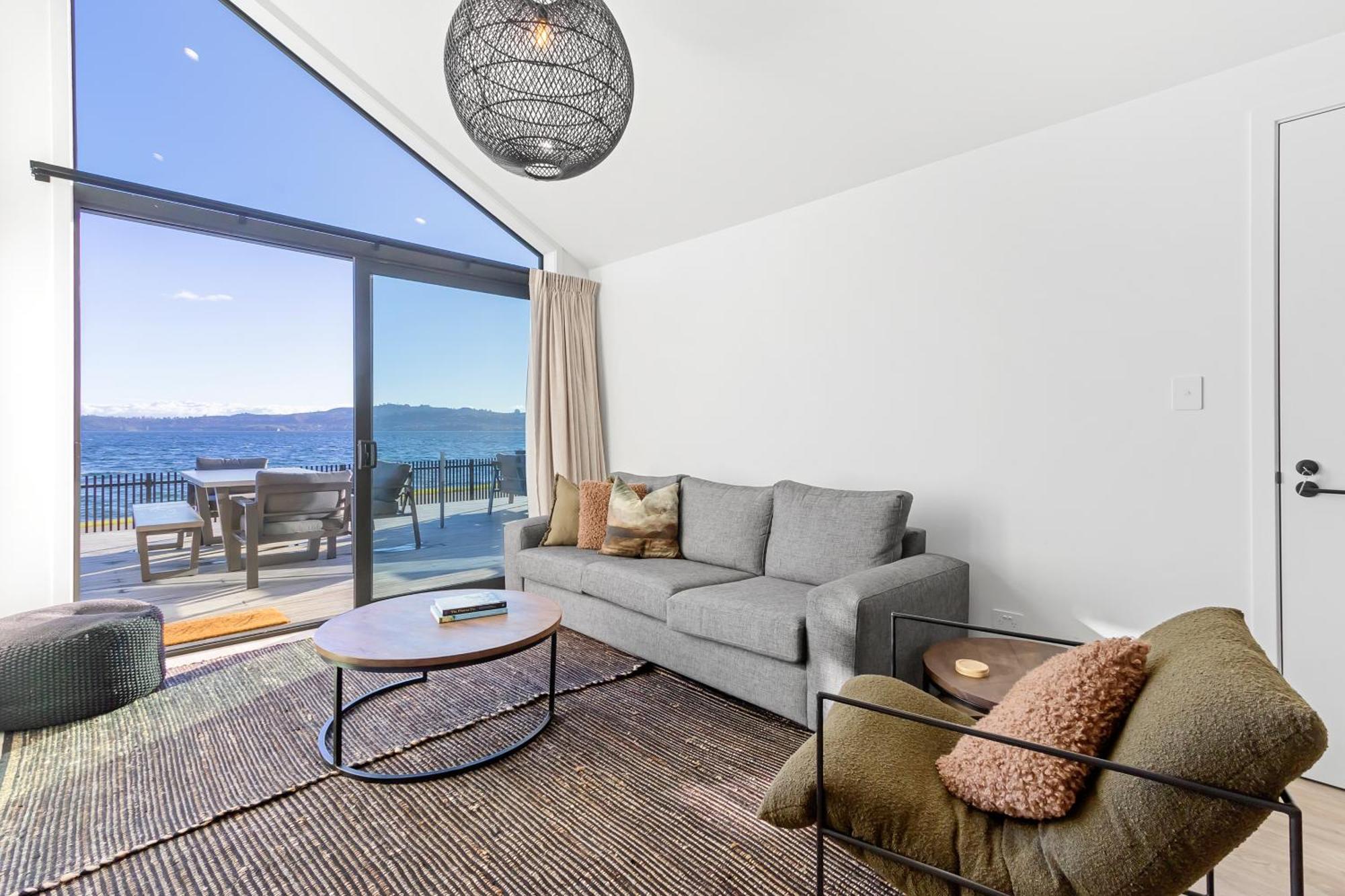 Absolute Lakefront House Taupo Exterior foto